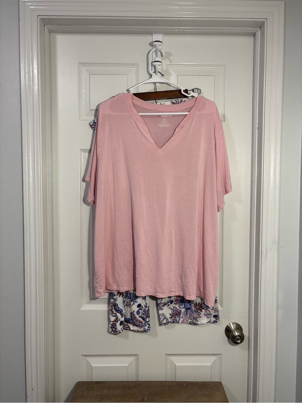 Liz Claiborne Soft Pink V-Neck Short Sleeve Tee